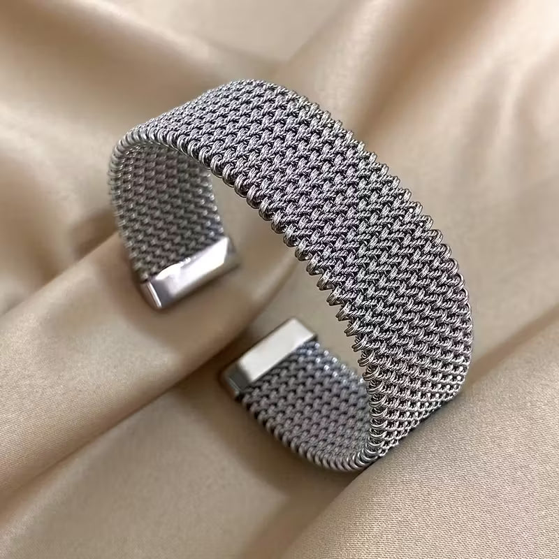 Raya – Pulsera z grawerowanym kablem