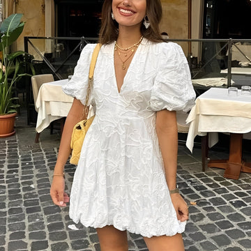 Claudia - Stylowa Sukienka Mini z Haftem