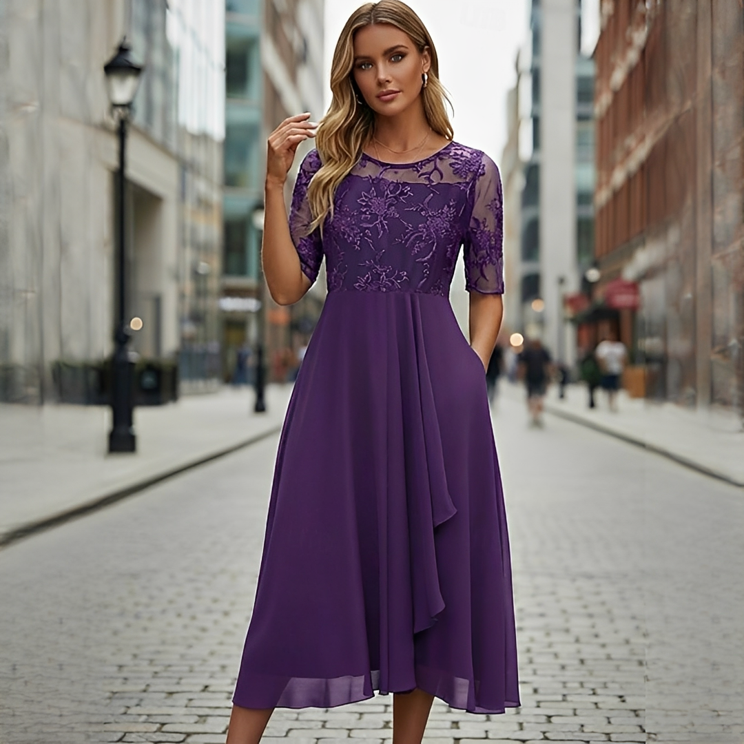 Victoria - Elegancka sukienka koronkowa z wycięciami