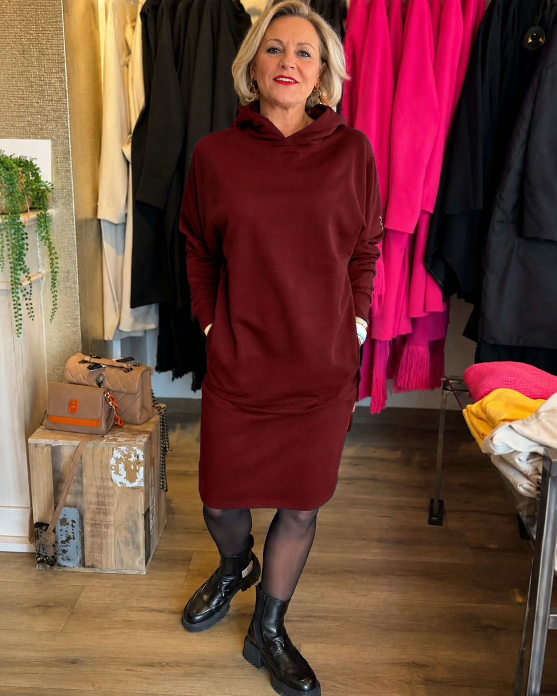 Annette - Modna sukienka z kapturem