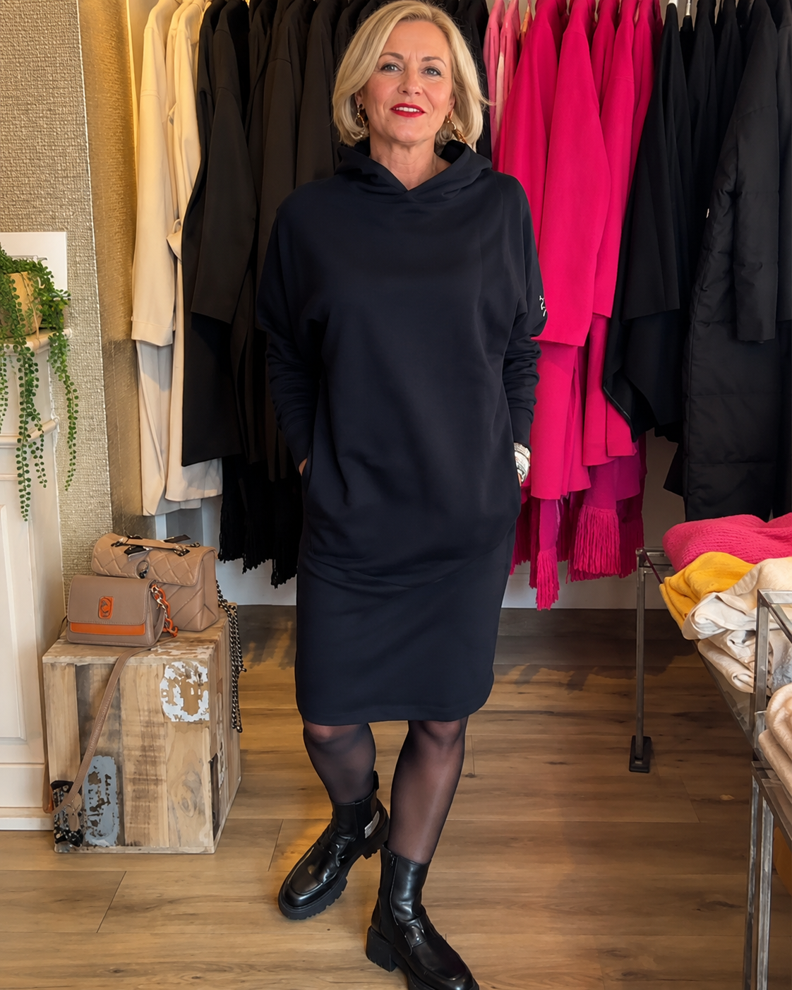 Annette - Modna sukienka z kapturem