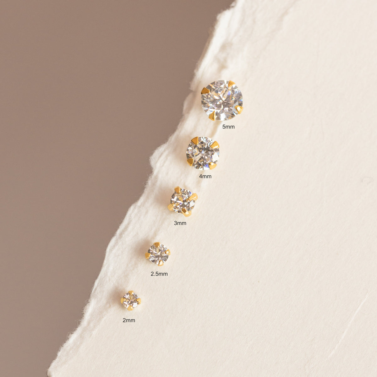 Sloane - Mini Kolczyki Błyszczące 2mm