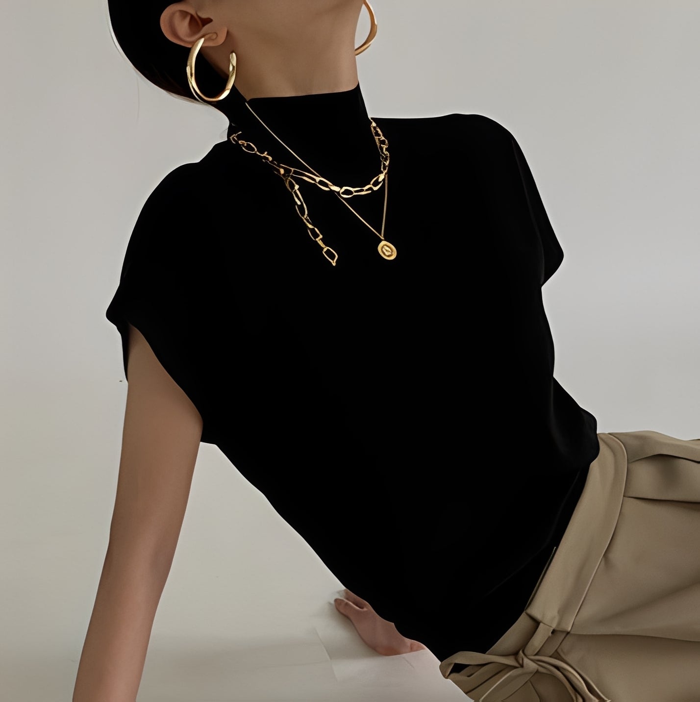 Rhea - Stylowy top z półgolfem