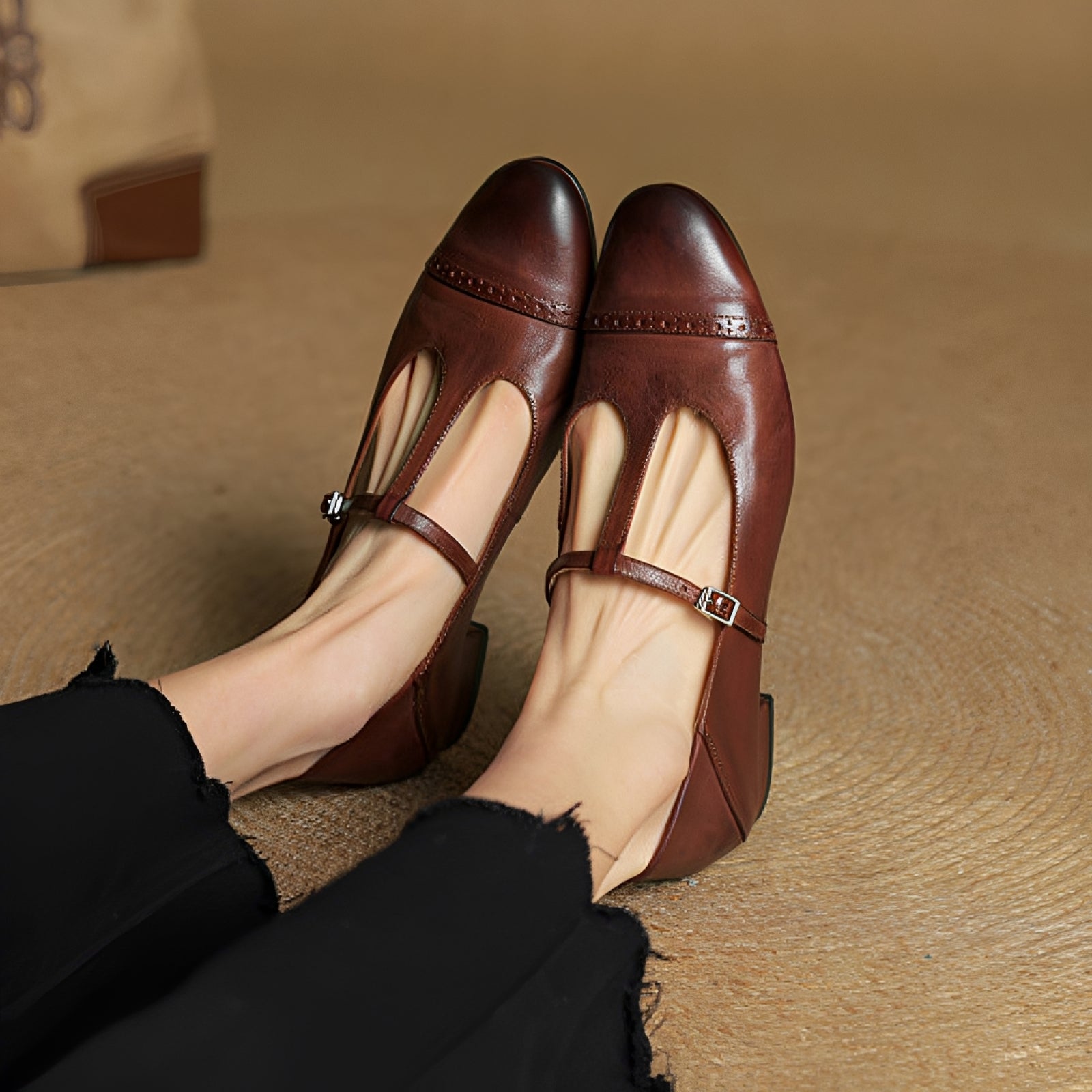 Aayan - Swobodne płaskie buty z klamrą