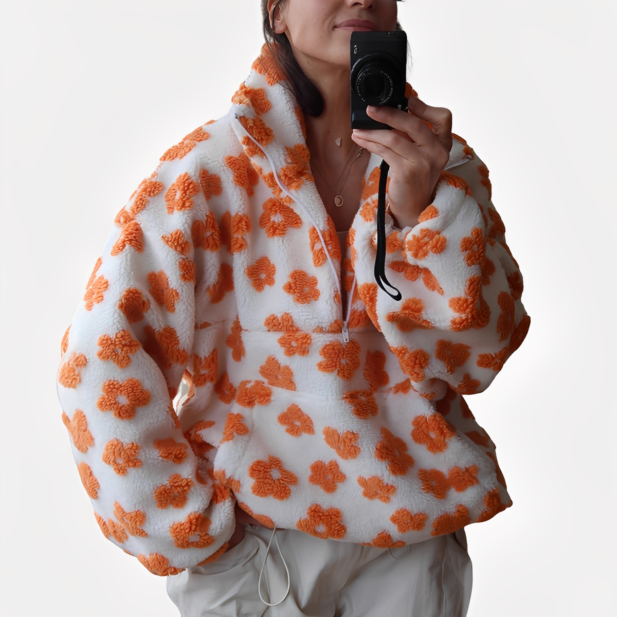 Elizabeth - Modny sweter z kwiatowym motywem