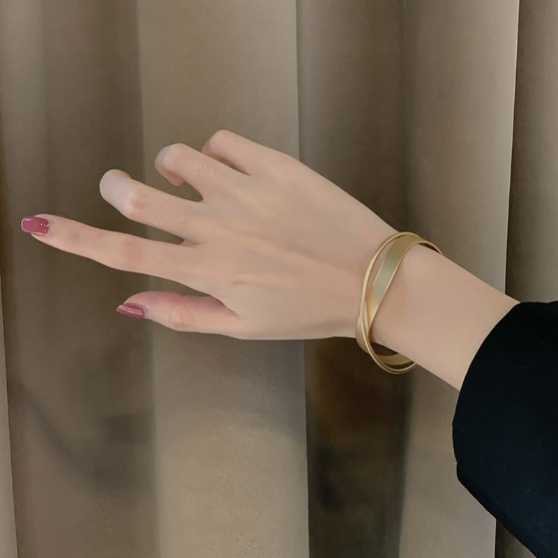 Liora – Promienna minimalistyczna bransoletka