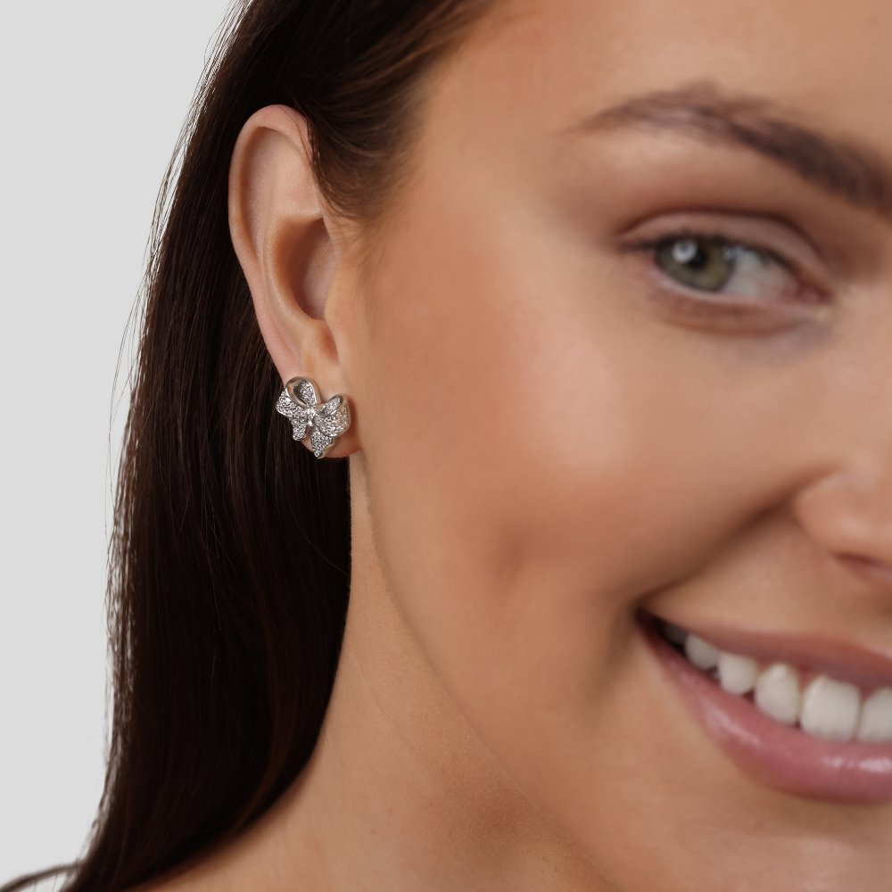 Minerva – Eleganckie kolczyki w kształcie kokardy