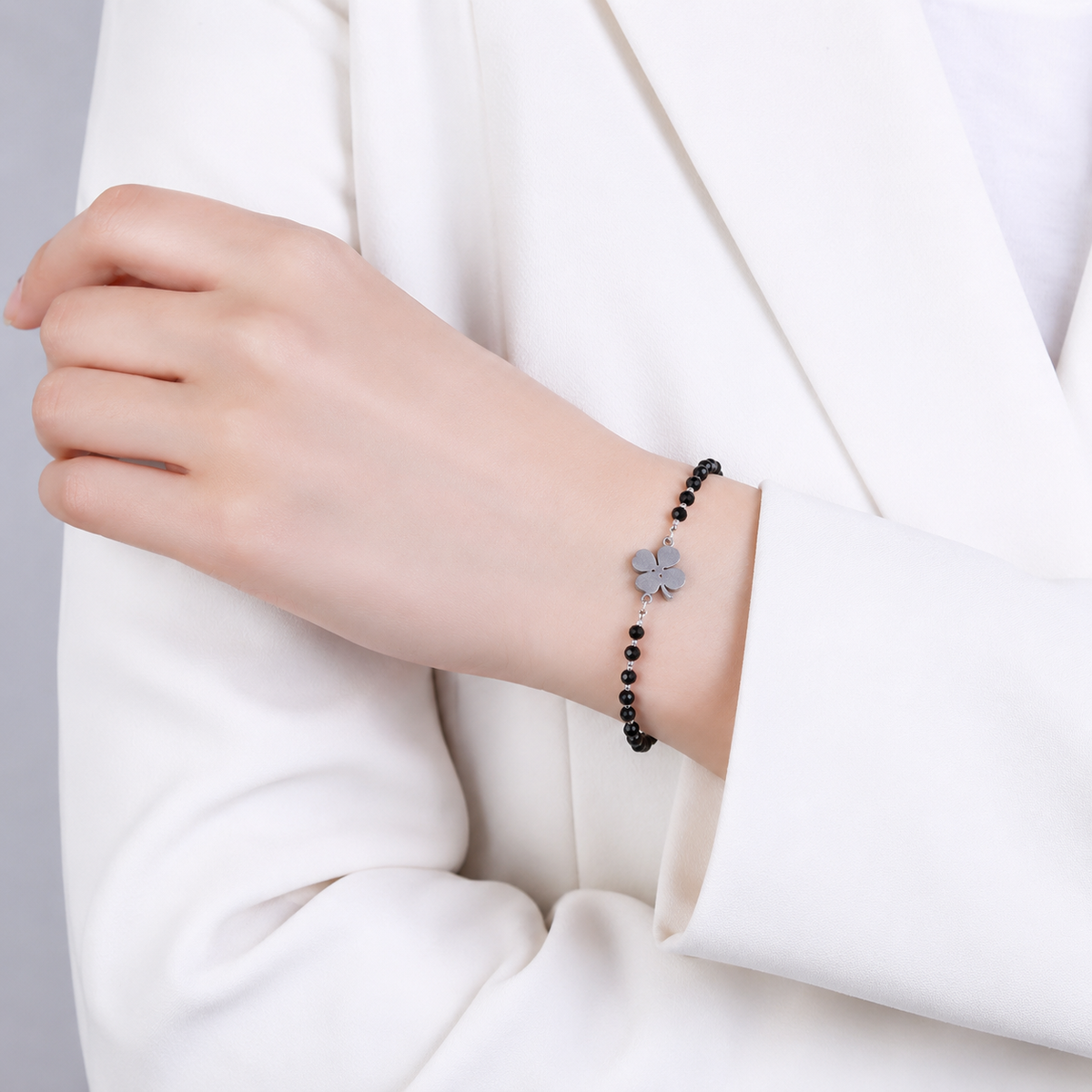 Faelya – Pulsera amuleto czterolistnego koniczyny
