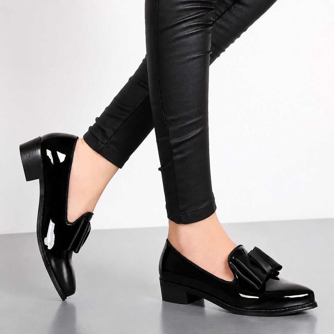 Rachel - Eleganckie buty z wstążką
