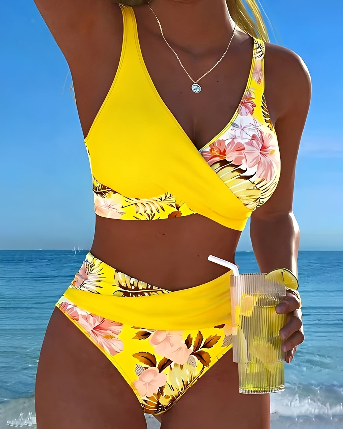 Eleri - Stylowe kwiatowe bikini