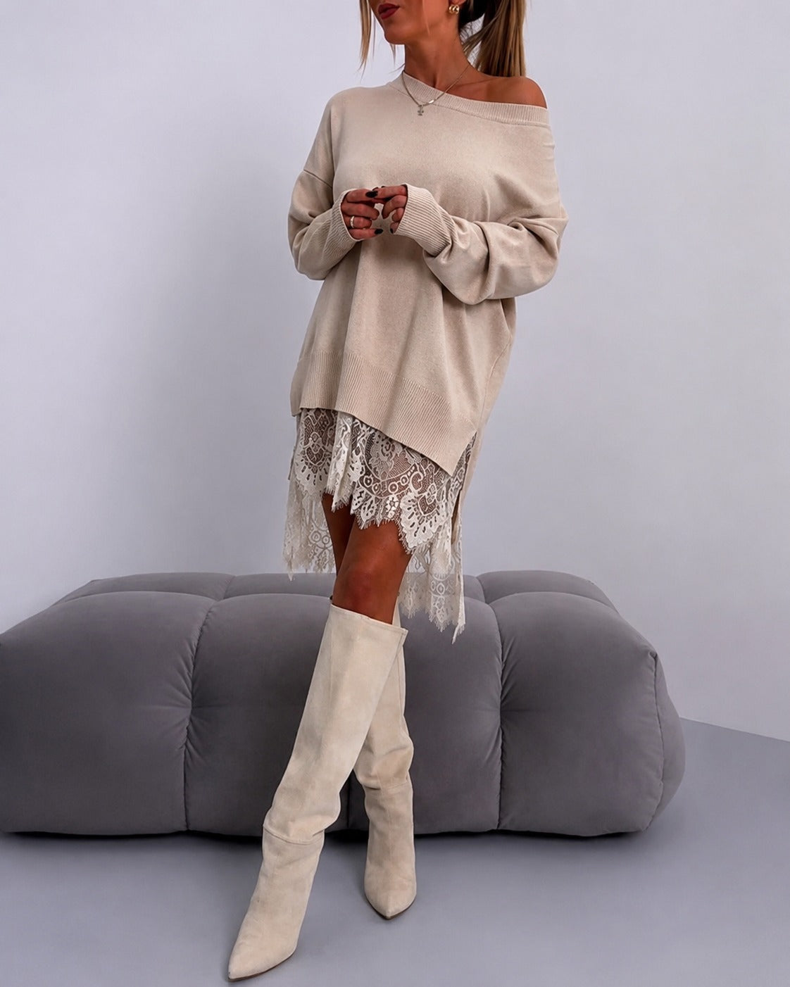 Eleanor - Elegancka Sukienka z Odkrytymi Ramionami