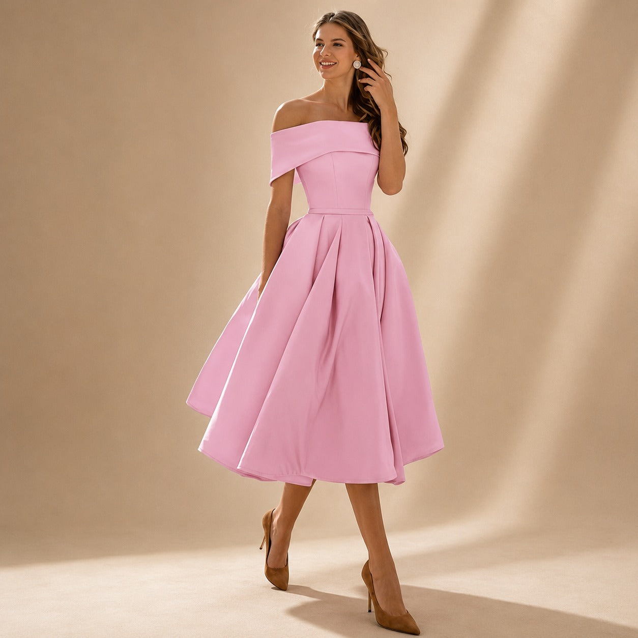 Erika - Elegancka Sukienka z Odkrytymi Ramionami