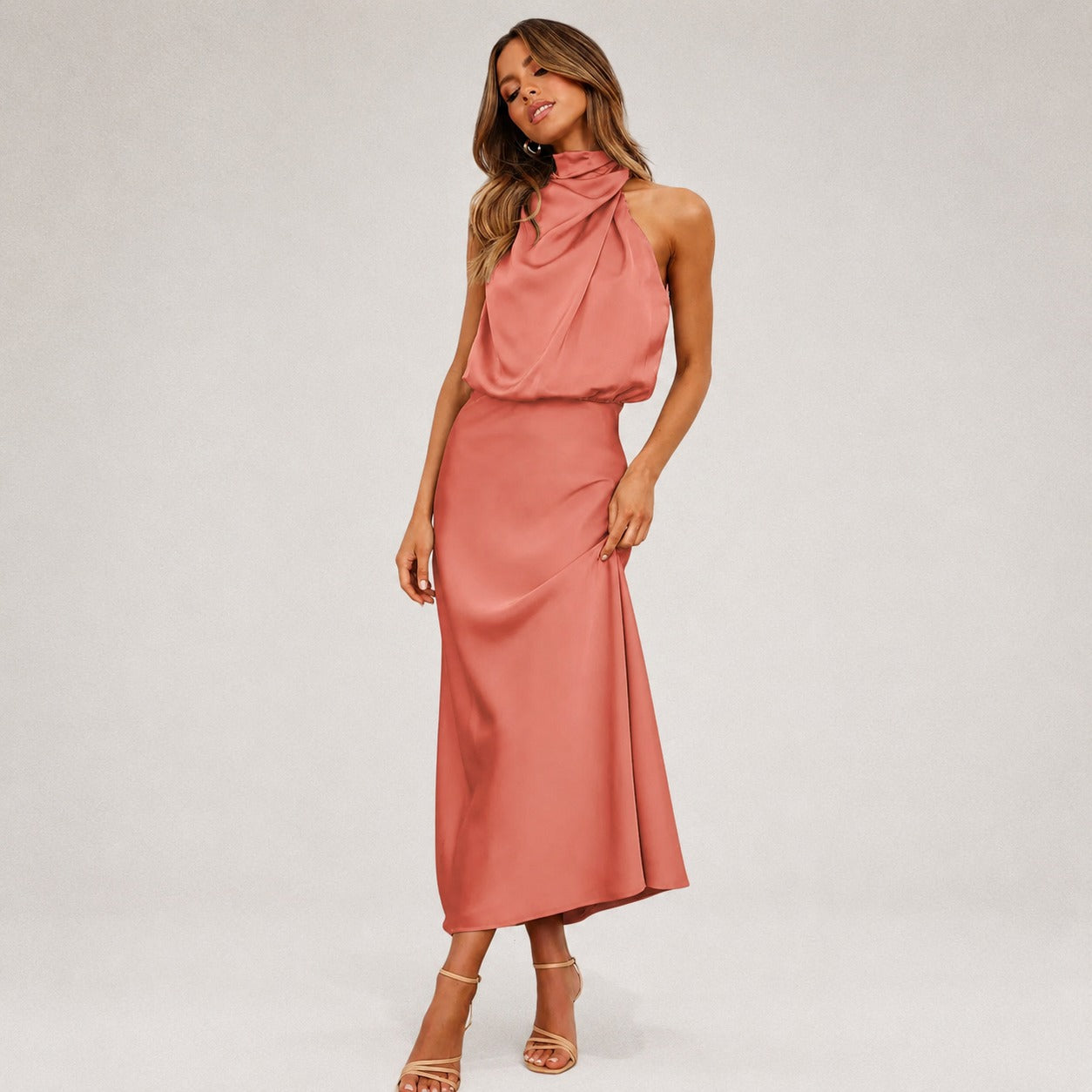 Lillie - Elegancka sukienka z dekoltem halter