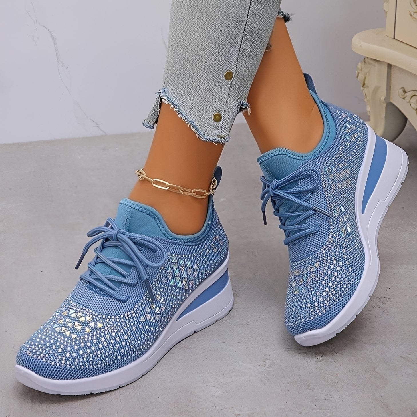 Elodie - Stylowe Wygodne Sneakersy z Detalami z Kryształków
