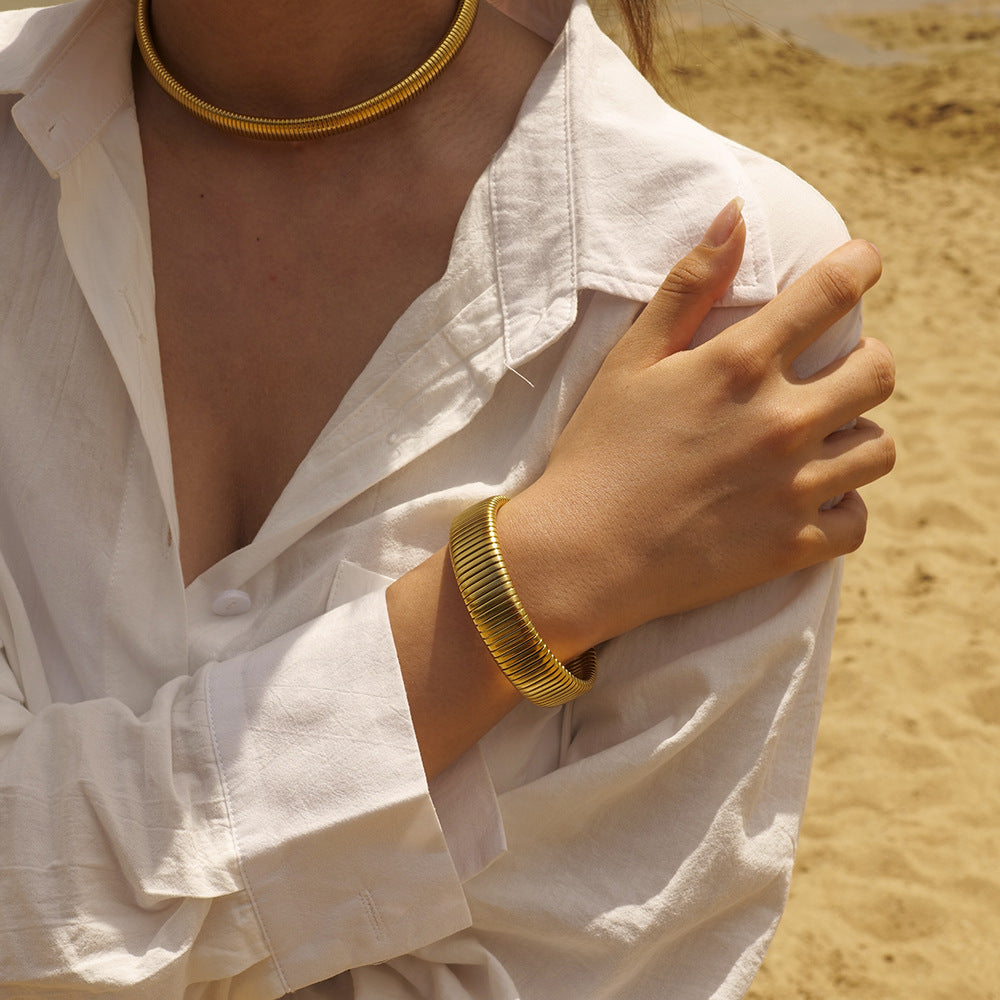 Celeste - Pulsera złota z liniami pionowymi