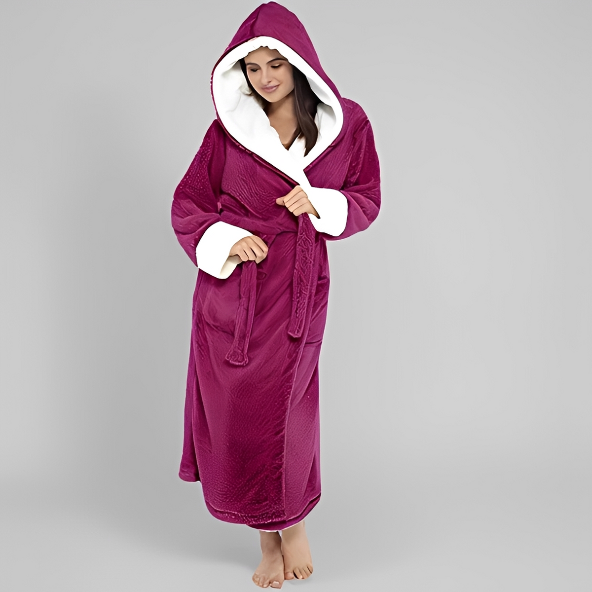Carleta - Przyjemny i elegancki szlafrok z kapturem