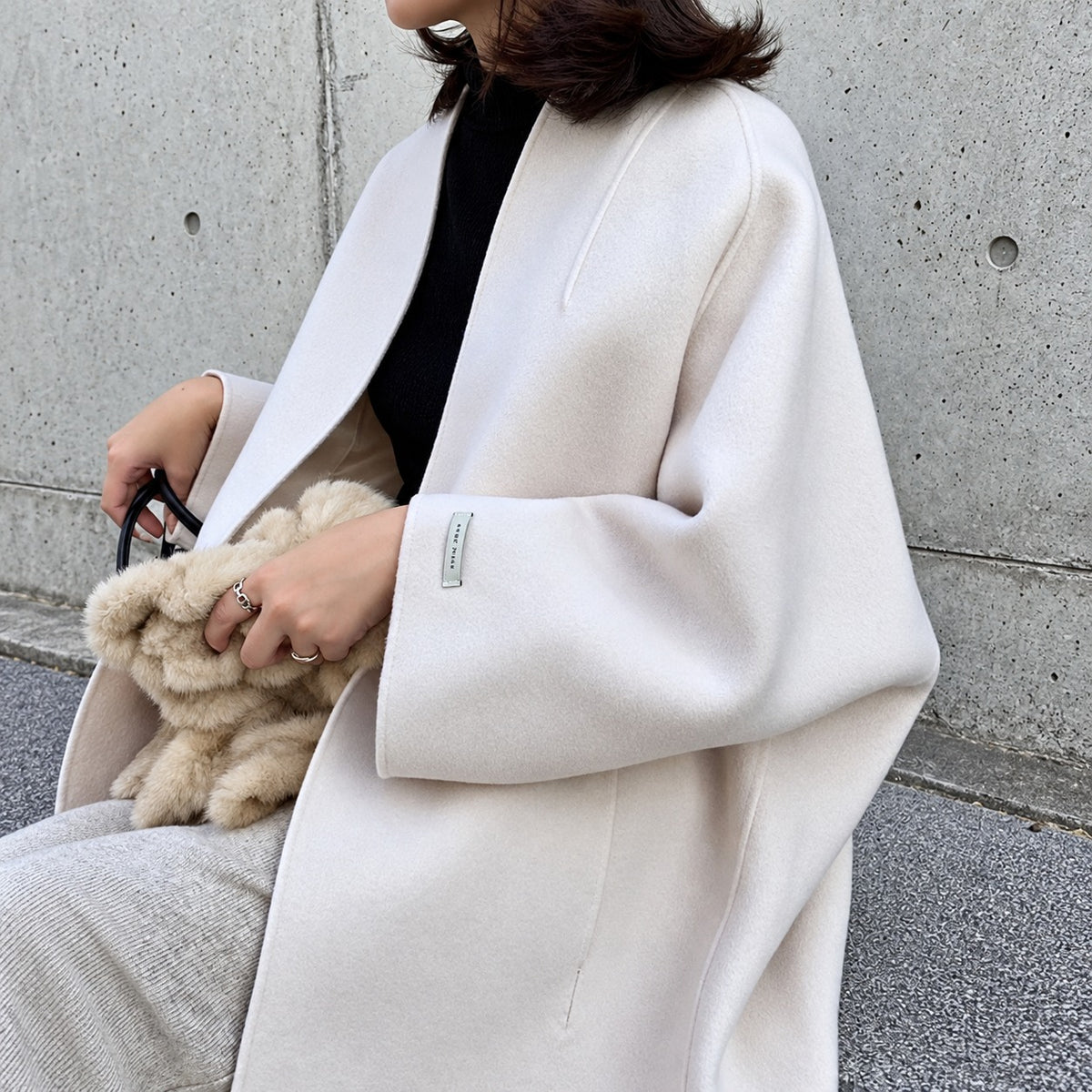 Długi damski płaszcz z rozcięciem z przodu, oversize, kimono rękawy