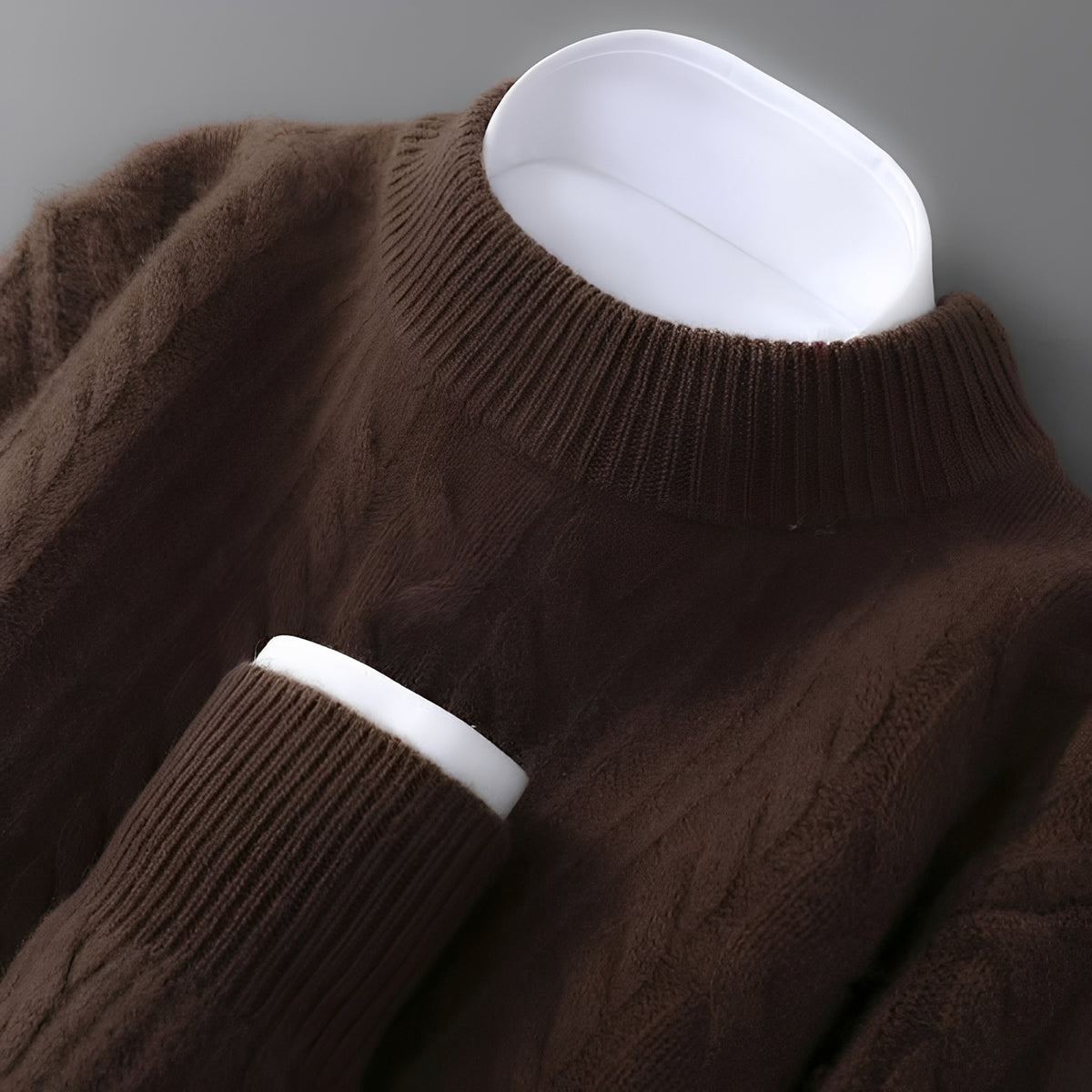 Męski sweter z okrągłym dekoltem i długim rękawem - miękki teksturowany design