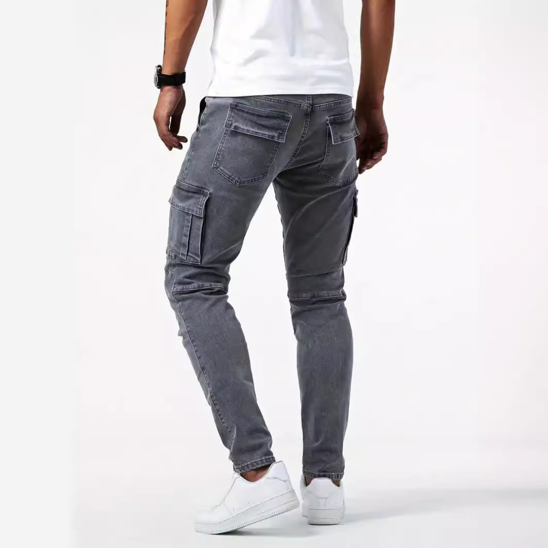 Męskie jeansy cargo Slim tapered - kieszenie udowe z klapami i dodatkowe panelowe na kolanach
