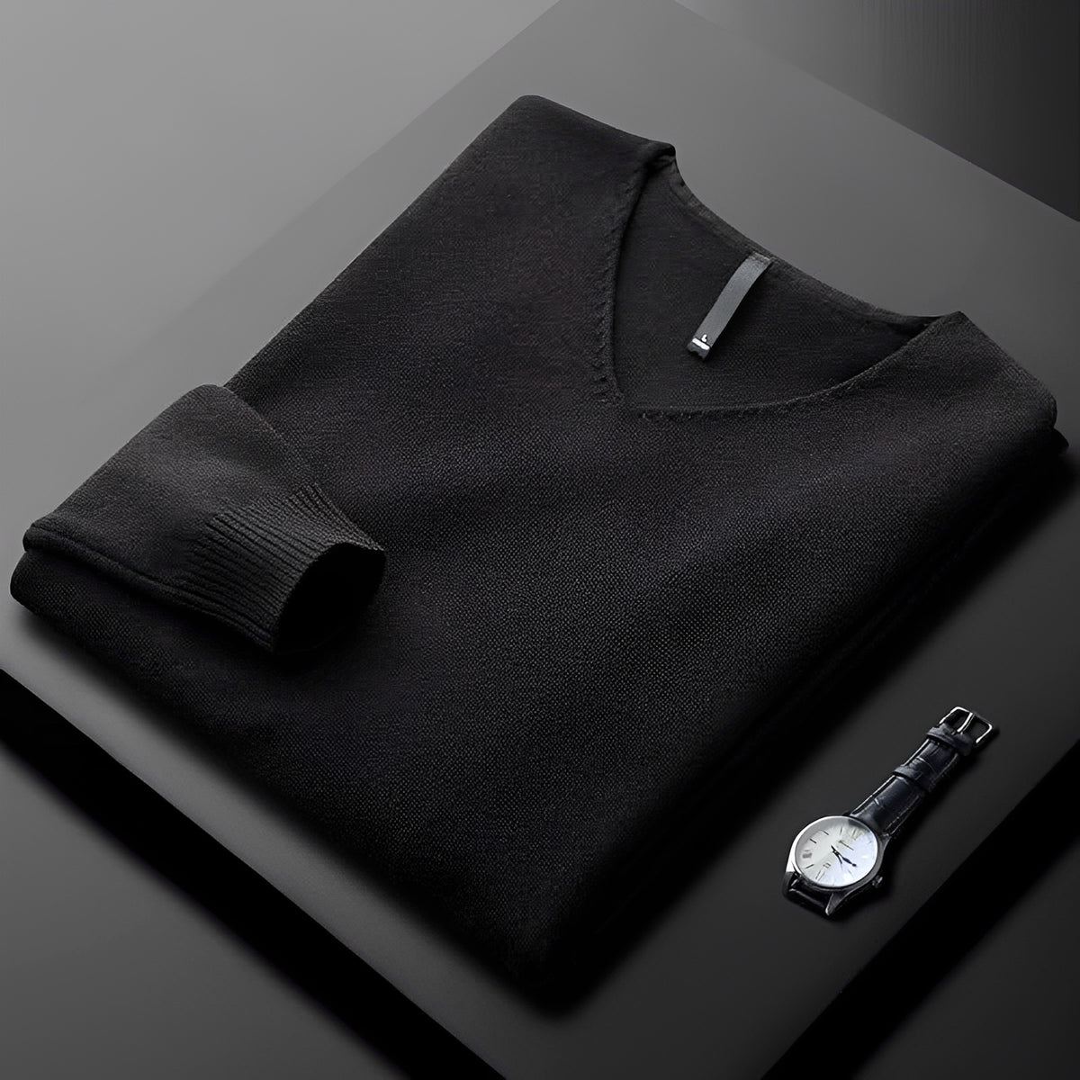 Sweter męski z dekoltem V - klasyczny krój, uniwersalny styl