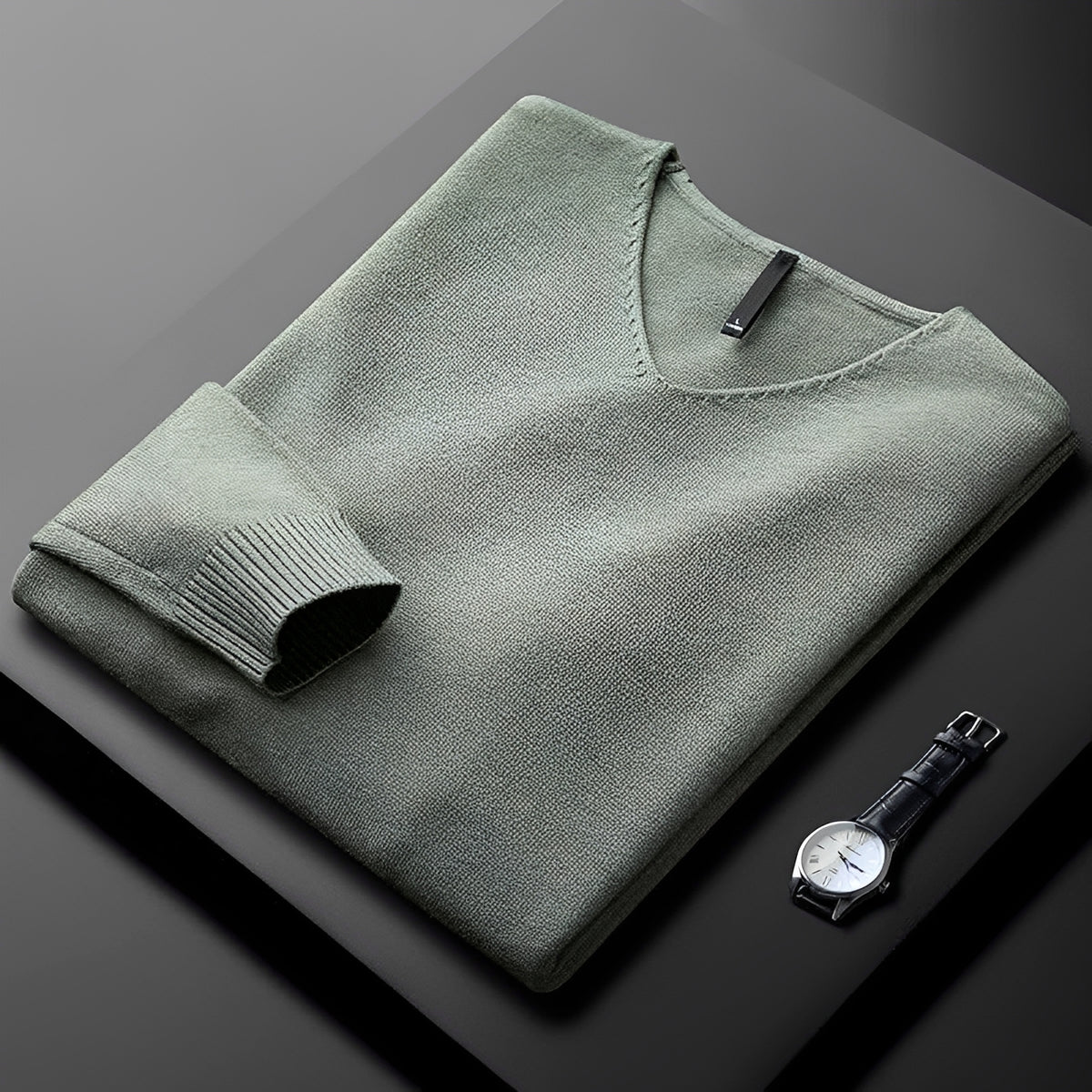 Sweter męski z dekoltem V - klasyczny krój, uniwersalny styl