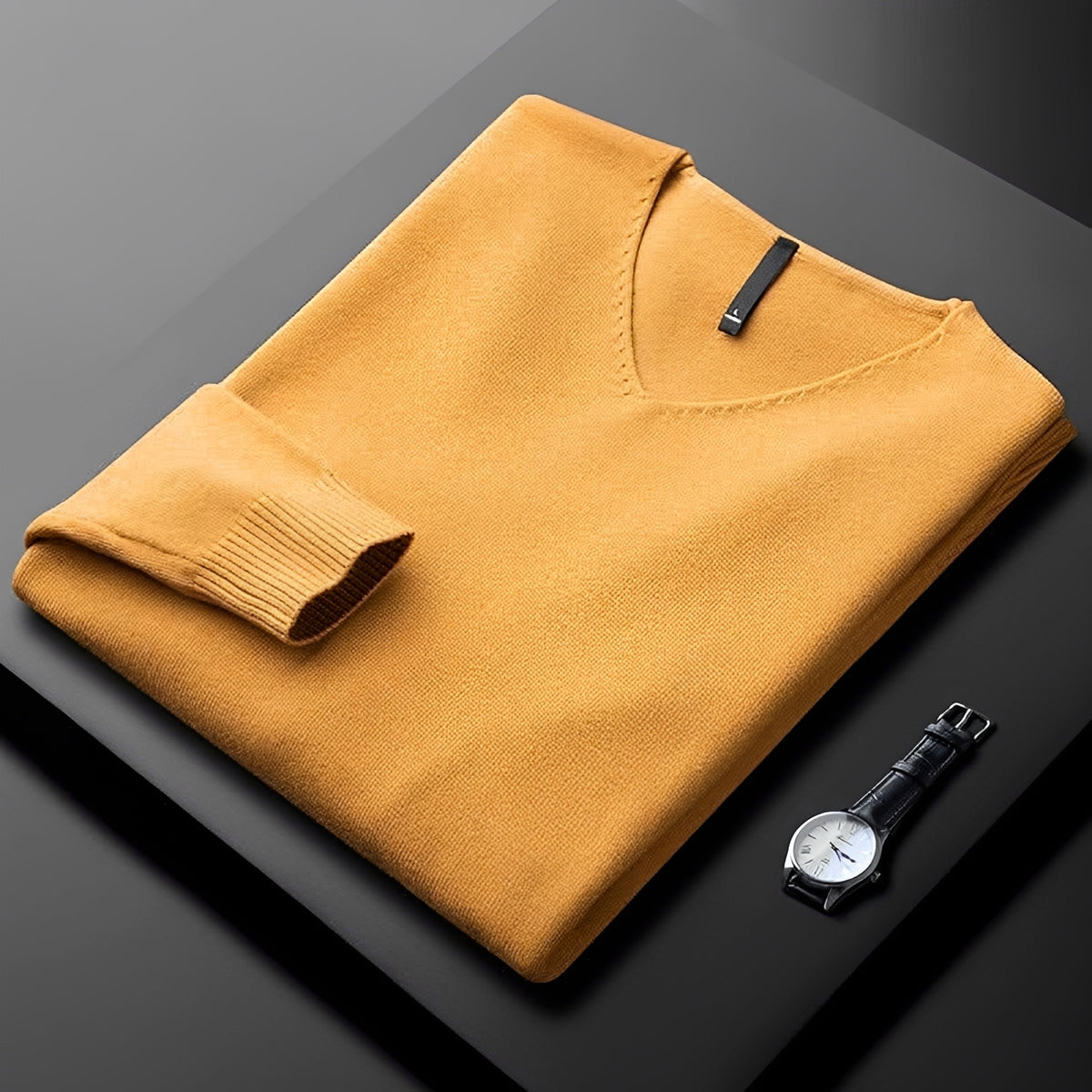 Sweter męski z dekoltem V - klasyczny krój, uniwersalny styl