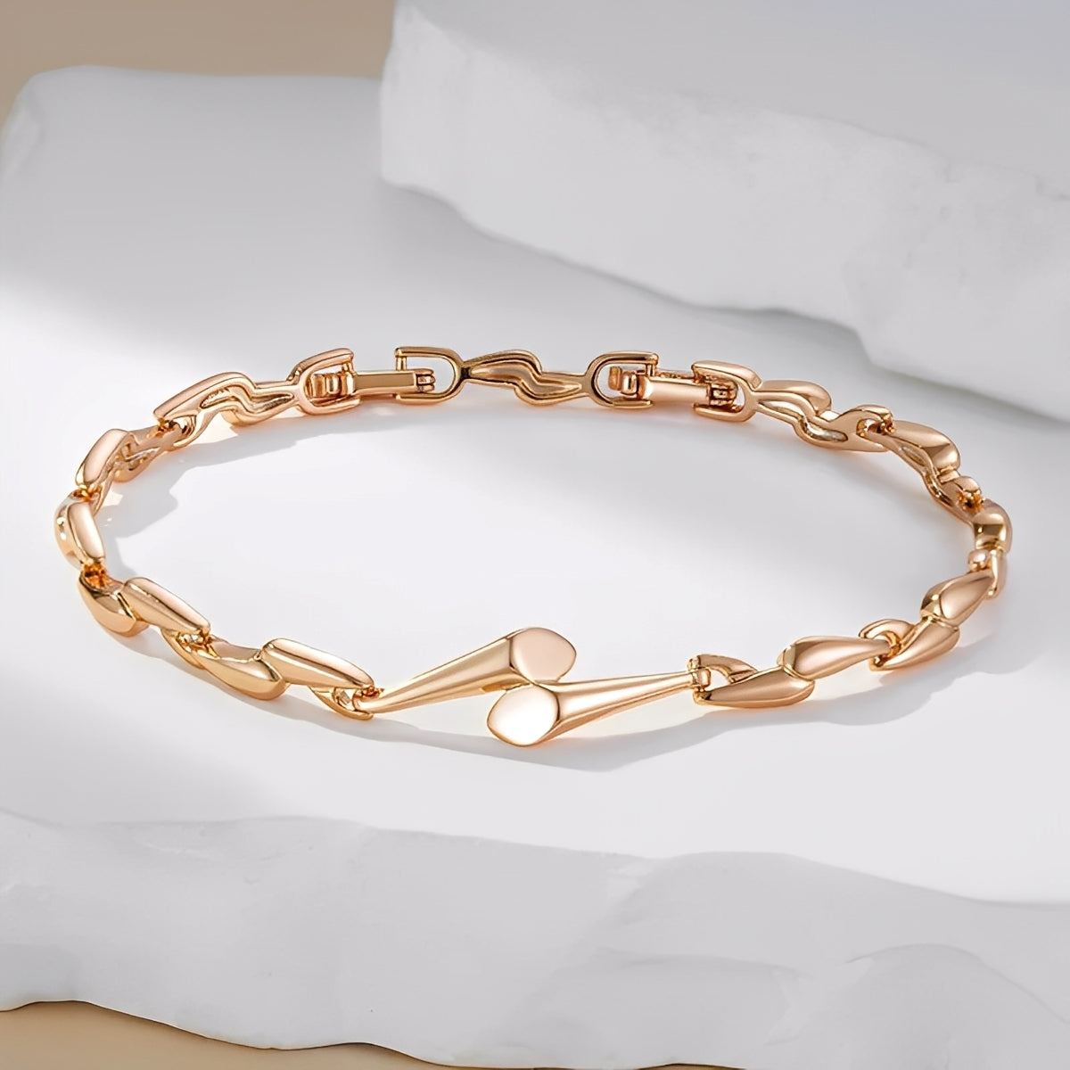 Lina – Elegancka złota bransoletka