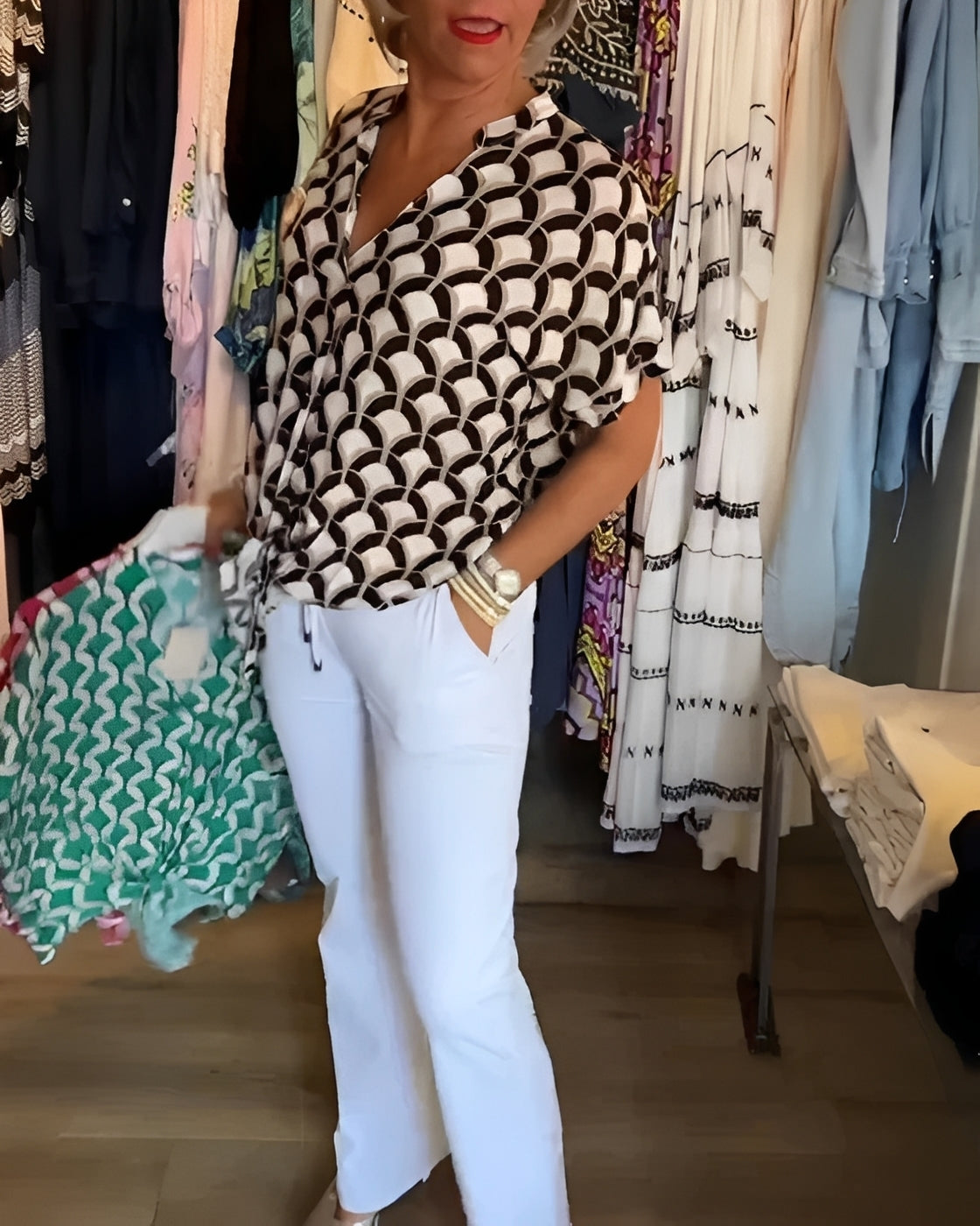 Leona - Stylowy top z nadrukiem dla kobiet