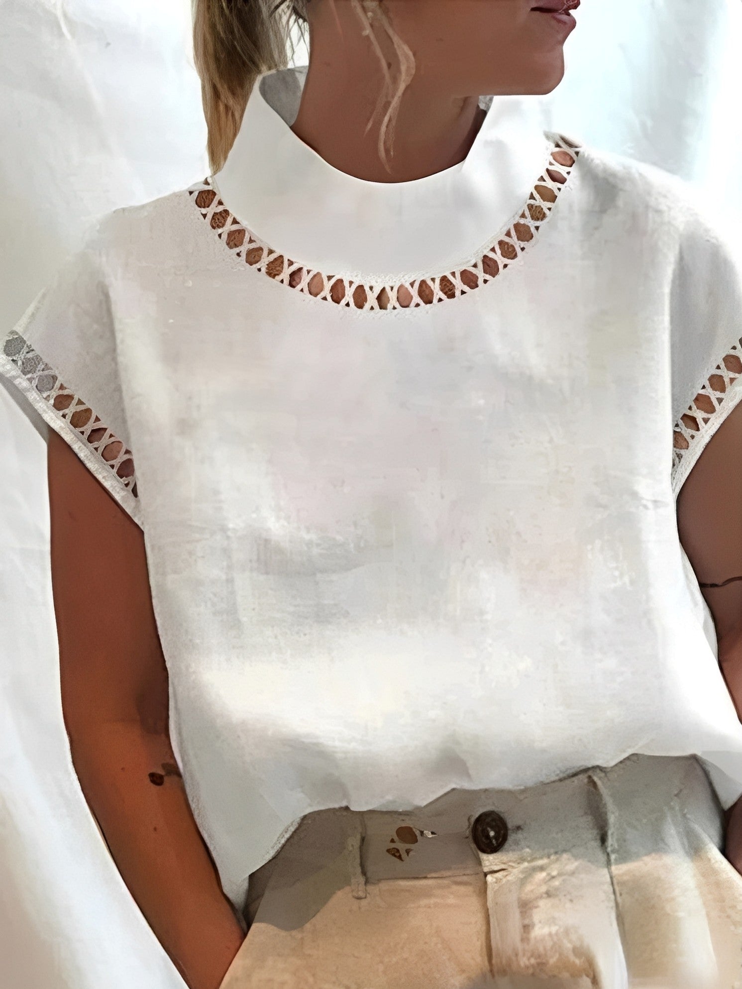 Nannie - Stylowy top z wycięciem dla kobiet