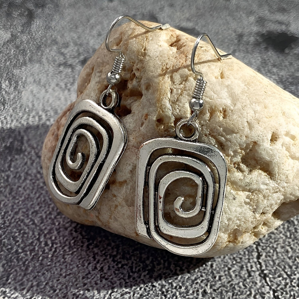 Kaia – Pendientes Boho w srebrze z projektem w spirali