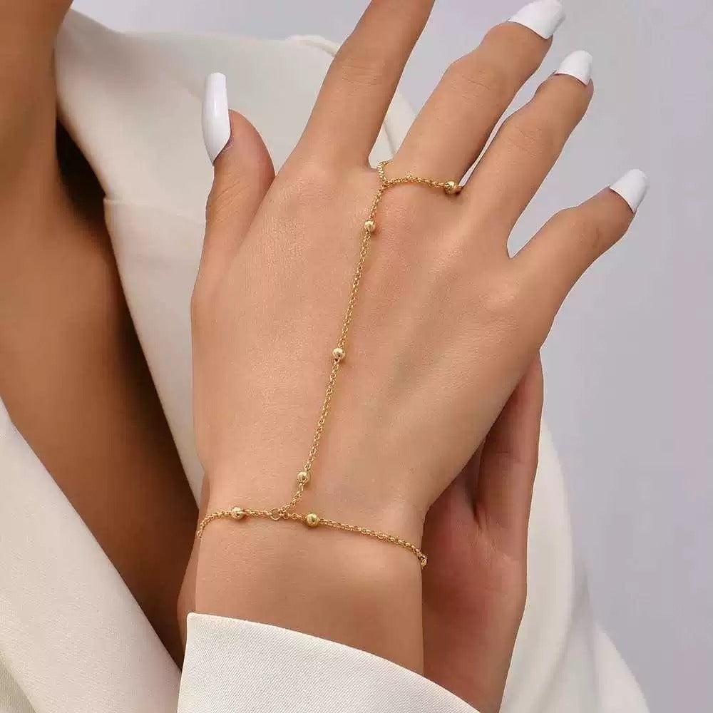 Lisa – Pulsera łańcuch perłowy i rękawiczki