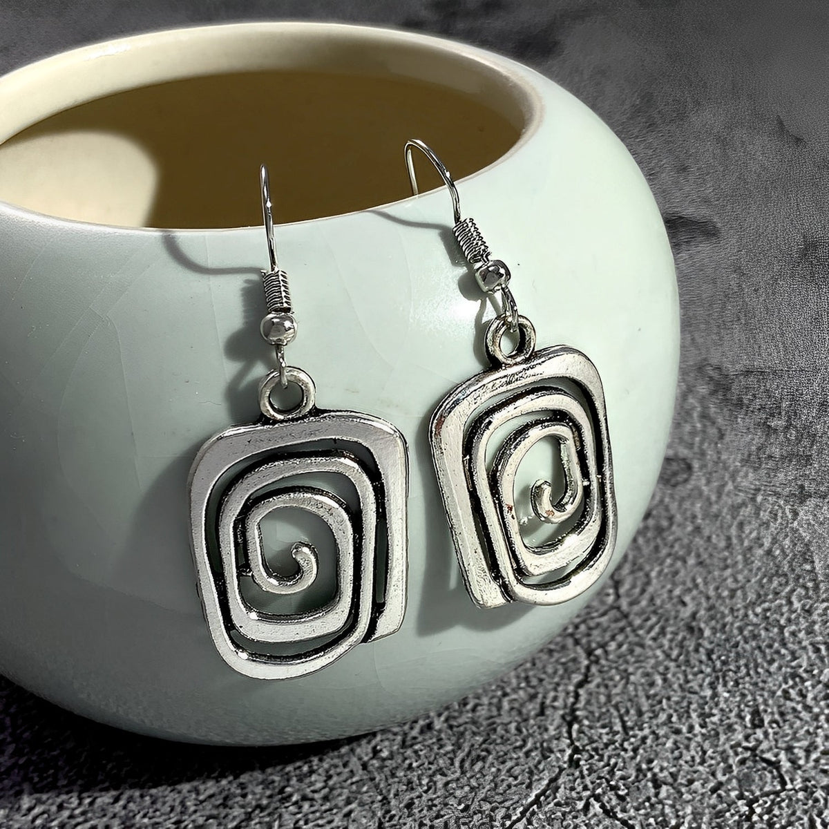 Kaia – Pendientes Boho w srebrze z projektem w spirali
