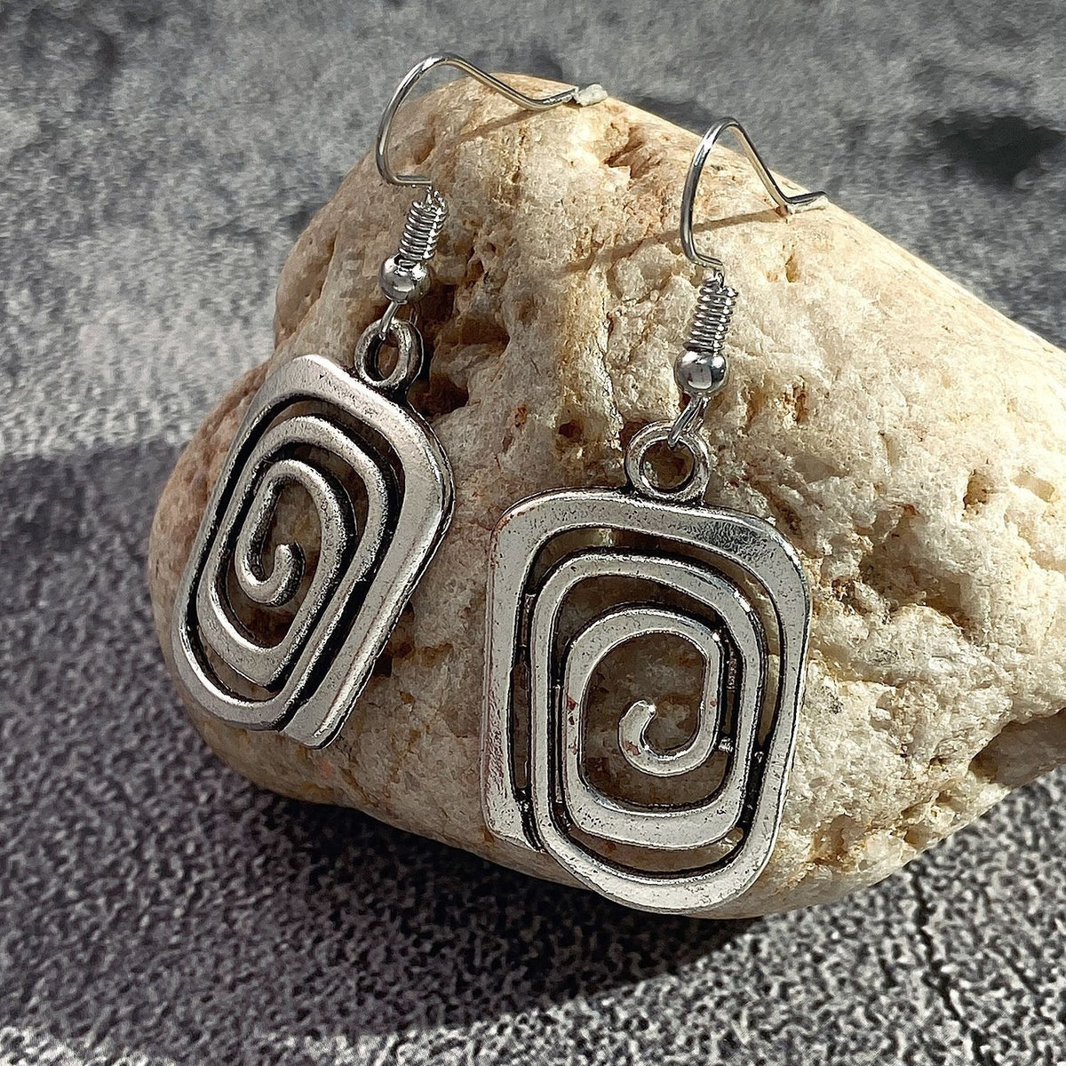 Eva – Kolczyki Spiralne Retro w Srebrze