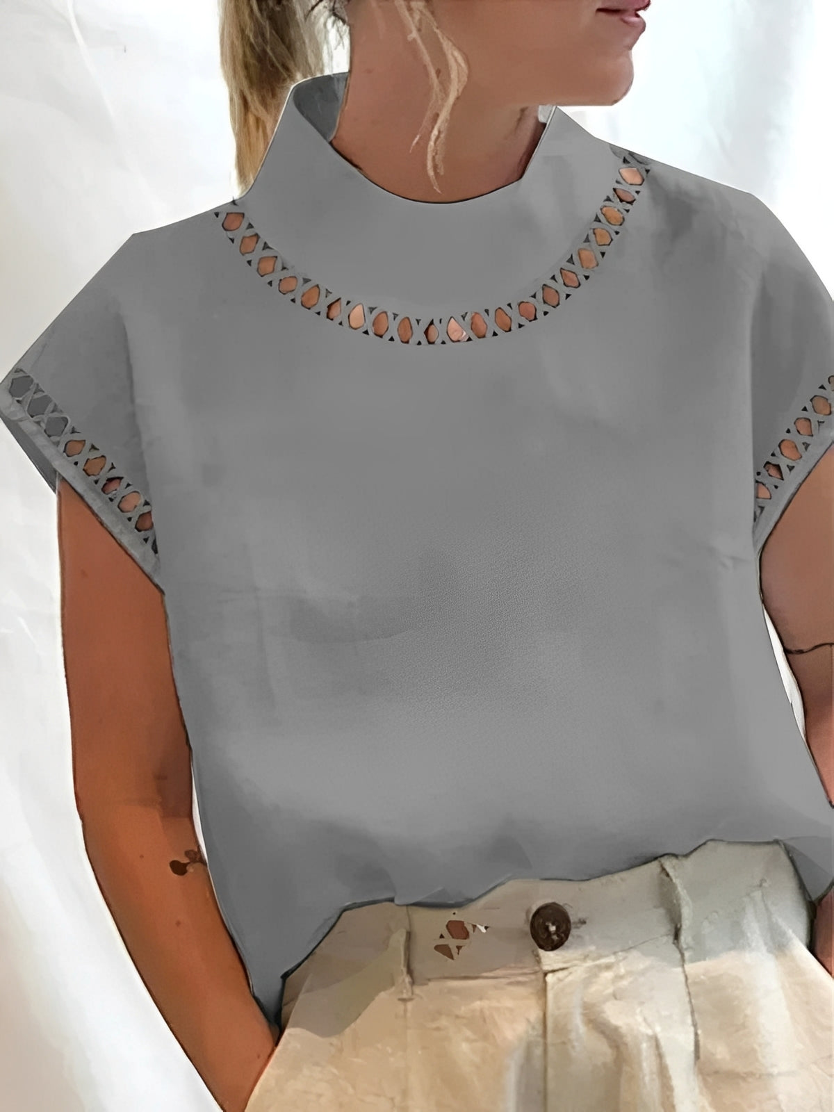 Nannie - Stylowy top z wycięciem dla kobiet